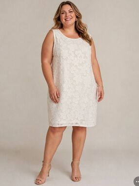 Signature by Robbie Bee Sleeveless White Floral Lace Shift Dress